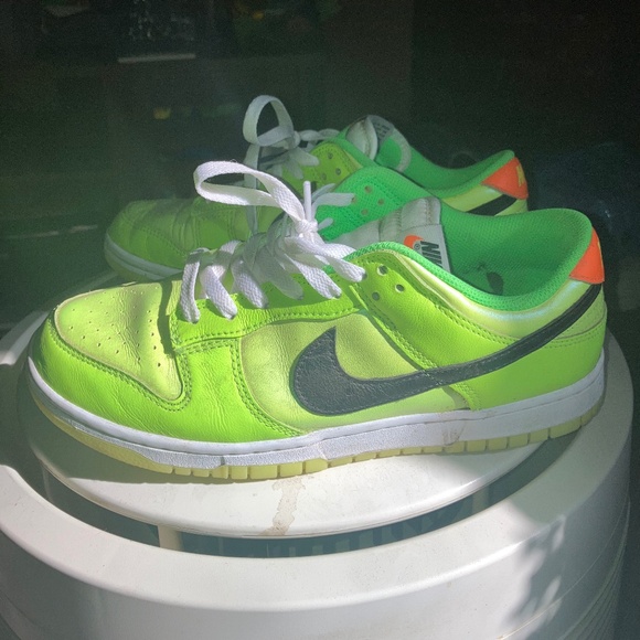 Nike Dunk Low SE Splash Volt Total Orange Green Size - Picture 3 of 6